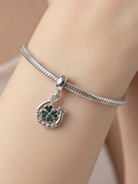 LUCKY Green Shamrock St Patrick's Day 3D Bracelet Charm Silver Jewelry Ireland